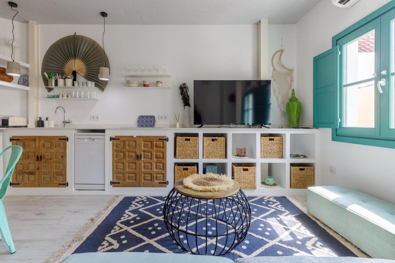 Petite Maison Lili By Caleta Homes Малага Экстерьер фото